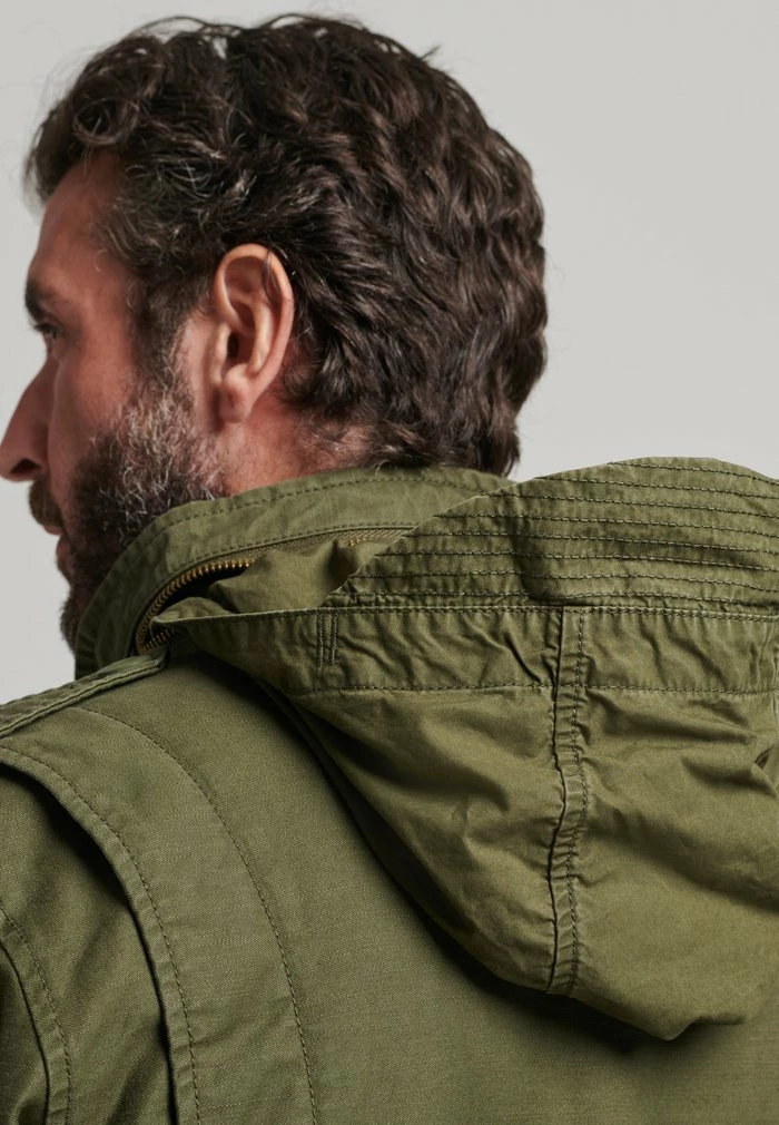 Superdry BORG - Light Jacket - Dark Khaki 4 Superdry BORG - Light Jacket - Dark Khaki - Image 4