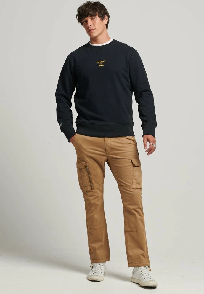 Superdry EMBROIDERED LOGO CREW - Sweatshirt - Black 2 Superdry EMBROIDERED LOGO CREW - Sweatshirt - Black - Image 2