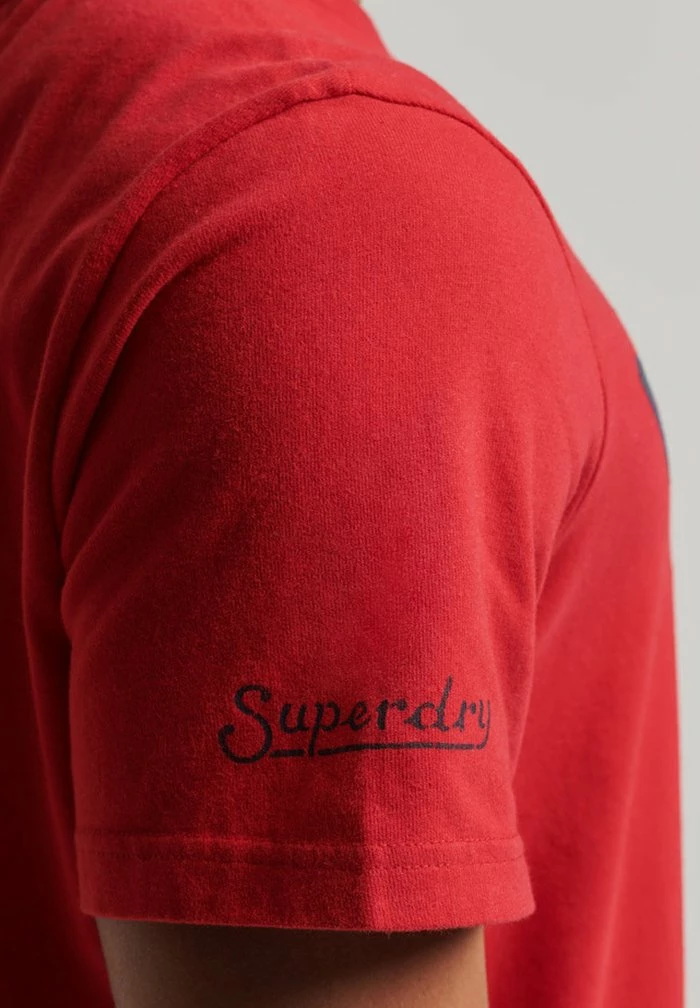 Superdry VINTAGE ATHLETIC - Print T-shirt - Varsity Red 3 Superdry VINTAGE ATHLETIC - Print T-shirt - Varsity Red - Image 3