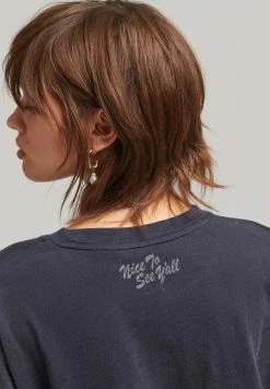 Superdry LOOSE FIT - Print T-shirt - Nautical Navy -Superdry Shop 11750d170c5c4e48a400c0f6000c9031