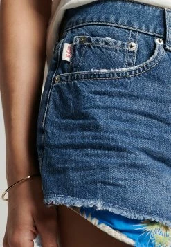 Superdry VINTAGE RISE CUT OFF - Denim Shorts - Madison Mid Blue -Superdry Shop 18b398a3cfe6431a911386c31b1fe435
