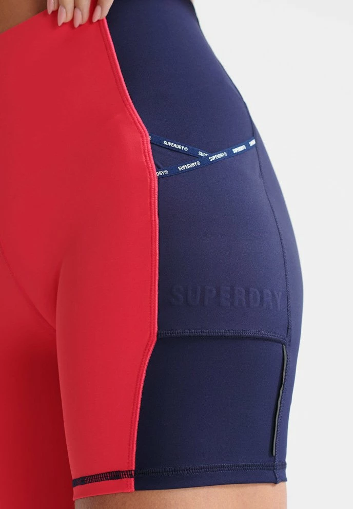 Superdry RUN TIGHT - Shorts - Raspberry Red 4 Superdry RUN TIGHT - Shorts - Raspberry Red - Image 4