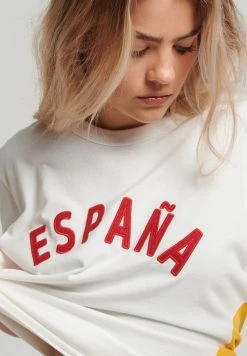 Superdry FOOTBALL SPAIN - Print T-shirt - Winter White -Superdry Shop 1f344bb9e2b24a0cb03e47b96a9faa2d
