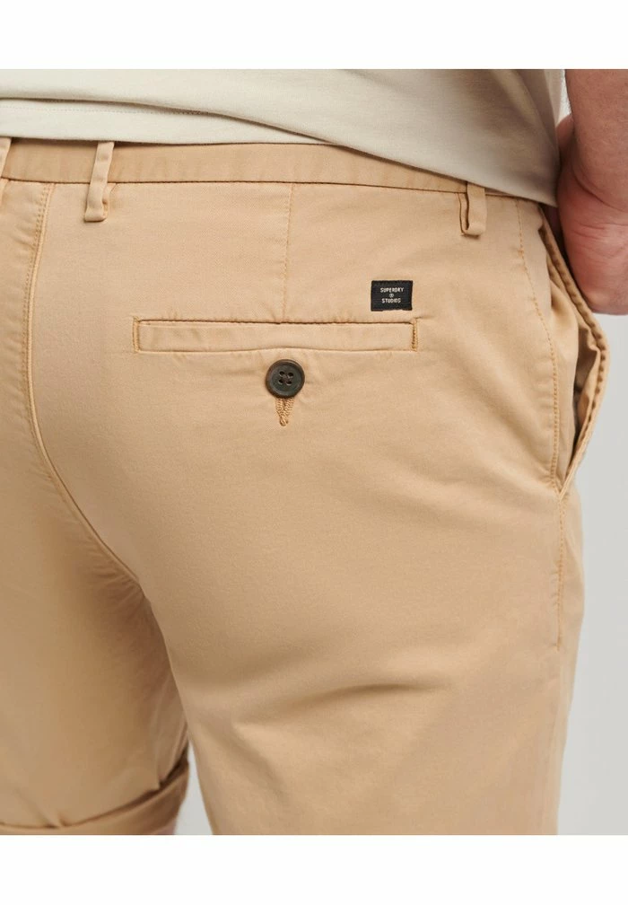 Superdry CORE - Shorts - Shaker Beige 4 Superdry CORE - Shorts - Shaker Beige - Image 4