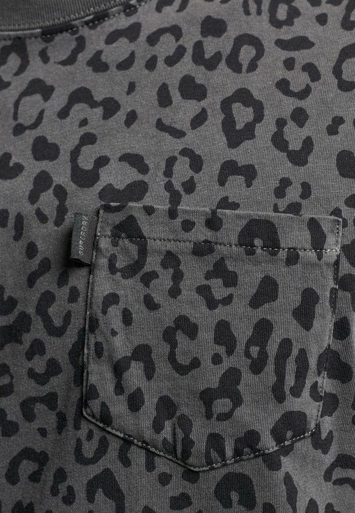 Superdry VINTAGE POCKET - Print T-shirt - Washed Black 4 Superdry VINTAGE POCKET - Print T-shirt - Washed Black - Image 4