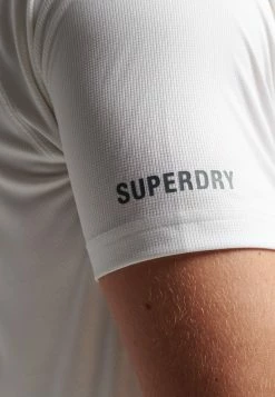 Superdry SPORT TRAIN ACTIVE LOCK UP - Print T-shirt - Optic -Superdry Shop 2632edc0e0f64ae3aff88c7d9401d90c