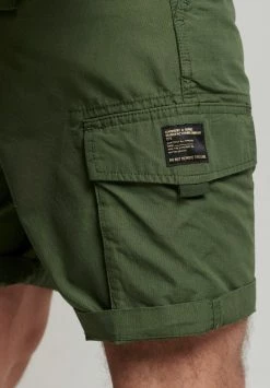 Superdry PATCHED ALPHA - Shorts - Soldier Olive -Superdry Shop 276bd2b4985841d8ad01ca92e28f98b3