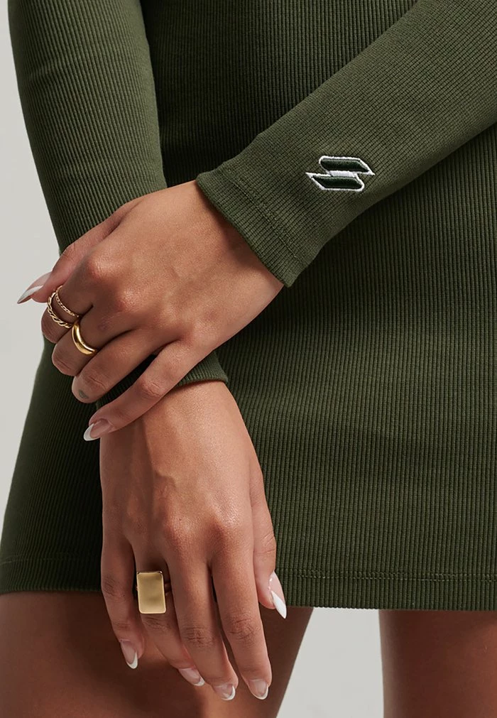 Superdry LOGO RIB BODYCON - Shift Dress - Dark Moss 4 Superdry LOGO RIB BODYCON - Shift Dress - Dark Moss - Image 4