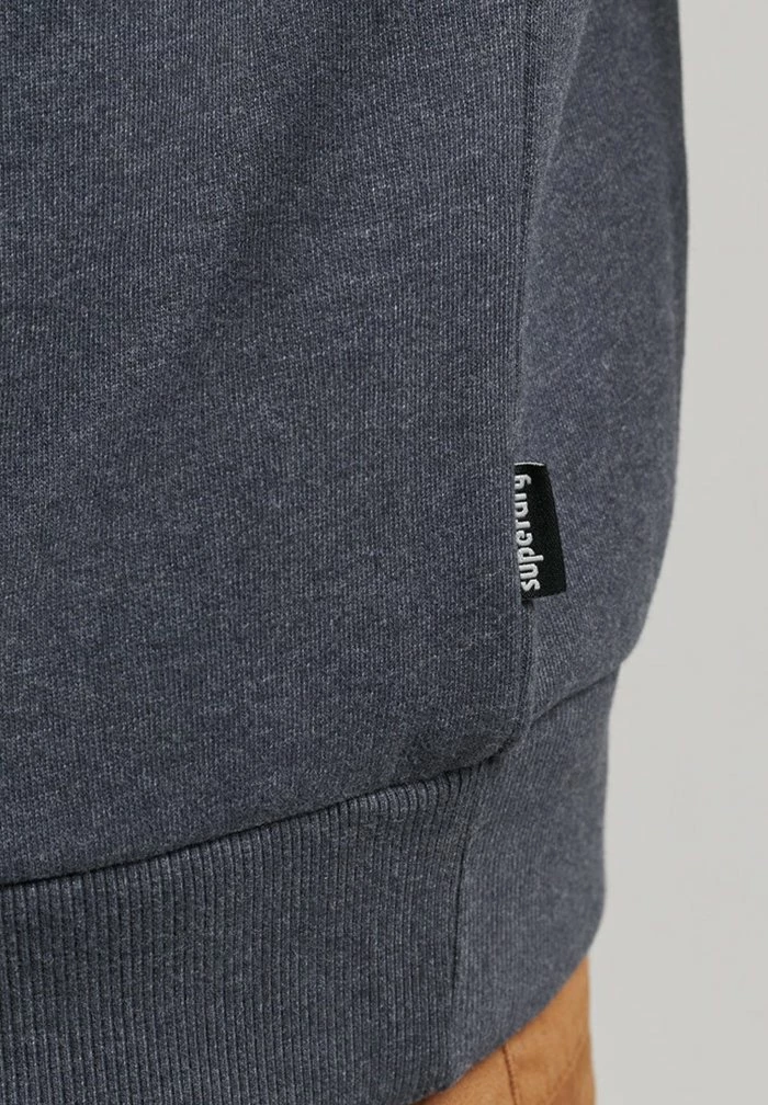 Superdry VINTAGE TRAVEL STICKER CREW - Sweatshirt - Eclipse Navy 4 Superdry VINTAGE TRAVEL STICKER CREW - Sweatshirt - Eclipse Navy - Image 4