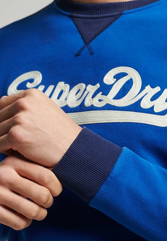 Superdry VINTAGE LOGO COLLAGE CREW - Sweatshirt - Regal Blue 2 Superdry VINTAGE LOGO COLLAGE CREW - Sweatshirt - Regal Blue - Image 2