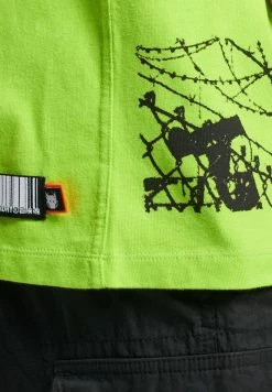 Superdry X SURPLUS GRAPHIC - Print T-shirt - Lime Green -Superdry Shop 2e7cc0b592244ea7b160f868905ae935