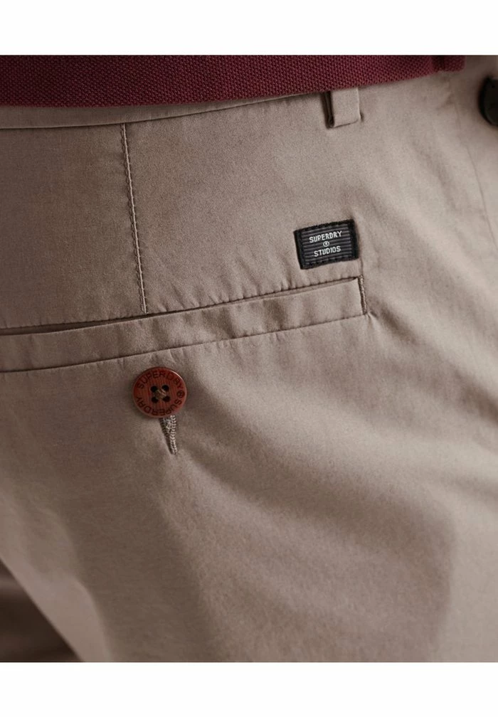 Superdry PAPERWEIGHT - Shorts - Flat Grey 5 Superdry PAPERWEIGHT - Shorts - Flat Grey - Image 5