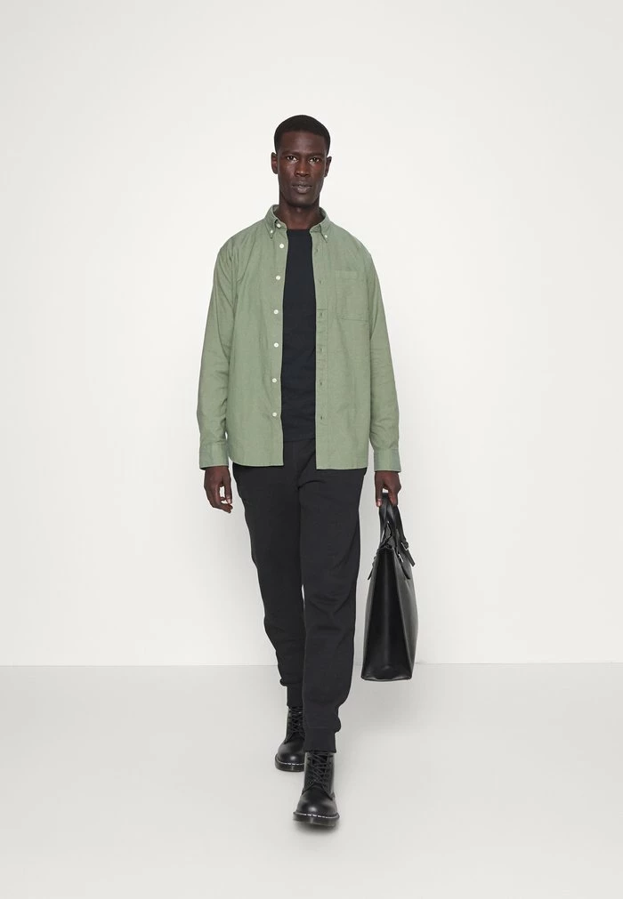 Superdry Basic T-shirt - Black 2 Superdry Basic T-shirt - Black - Image 2