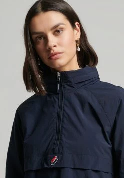 Superdry CODE ESSENTIAL GRAPHIC OVERHEAD - Windbreaker - Deep Navy 8 Superdry CODE ESSENTIAL GRAPHIC OVERHEAD - Windbreaker - Deep Navy -Superdry Shop 3927e63949404d6b914b24fd2d912c19