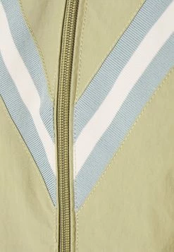 Superdry COMP JACKET - Summer Jacket - Buttercream 5 Superdry COMP JACKET - Summer Jacket - Buttercream -Superdry Shop 3cd61ef657e74f048463840075b33bb2