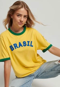 Superdry RINGSPUN FOOTBALL BRAZIL - Print T-shirt - Springs Yellow -Superdry Shop 3d606610fe944df6837a1cbb7e3aa024
