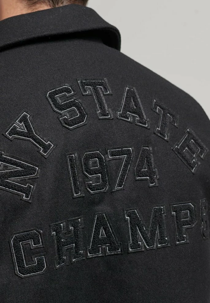 Superdry COLLEGE VARSITY PATCH - Bomber Jacket - Jet Black 2 Superdry COLLEGE VARSITY PATCH - Bomber Jacket - Jet Black - Image 2