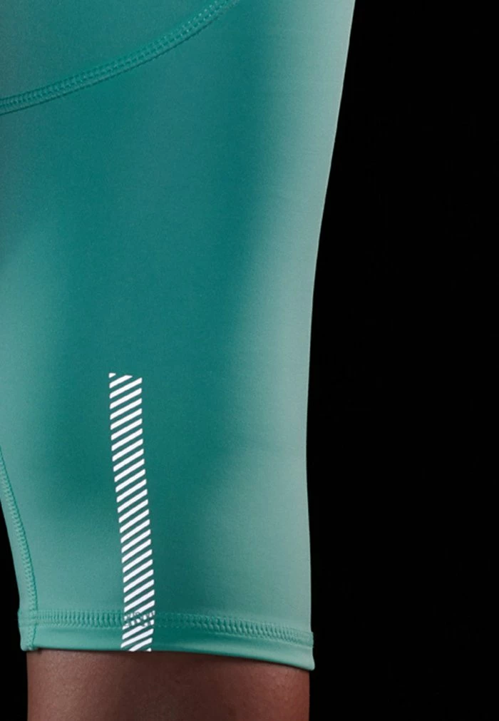 Superdry CROPPED - Shorts - Ice Mint 2 Superdry CROPPED - Shorts - Ice Mint - Image 2