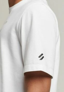 Superdry CODE CORE - Print T-shirt - White -Superdry Shop 3fbd0983f8634a95aaf97e9228652cfc