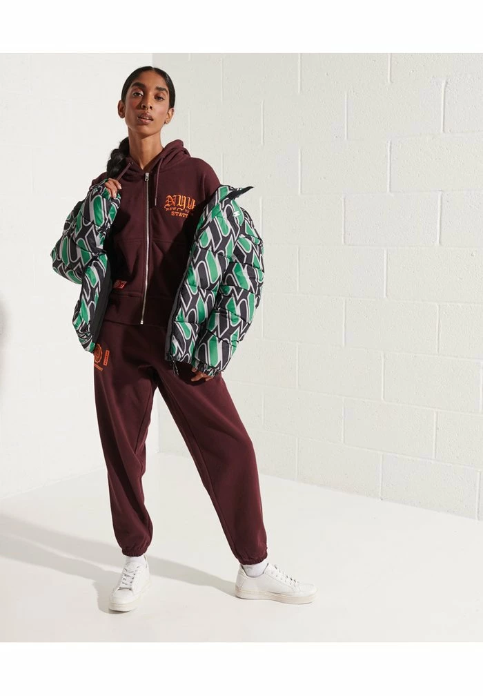 Superdry COLLEGE GRAPHIC ZIP HOODIE - Zip-up Sweatshirt - Rich Deep Burgundy 1 Superdry COLLEGE GRAPHIC ZIP HOODIE - Zip-up Sweatshirt - Rich Deep Burgundy