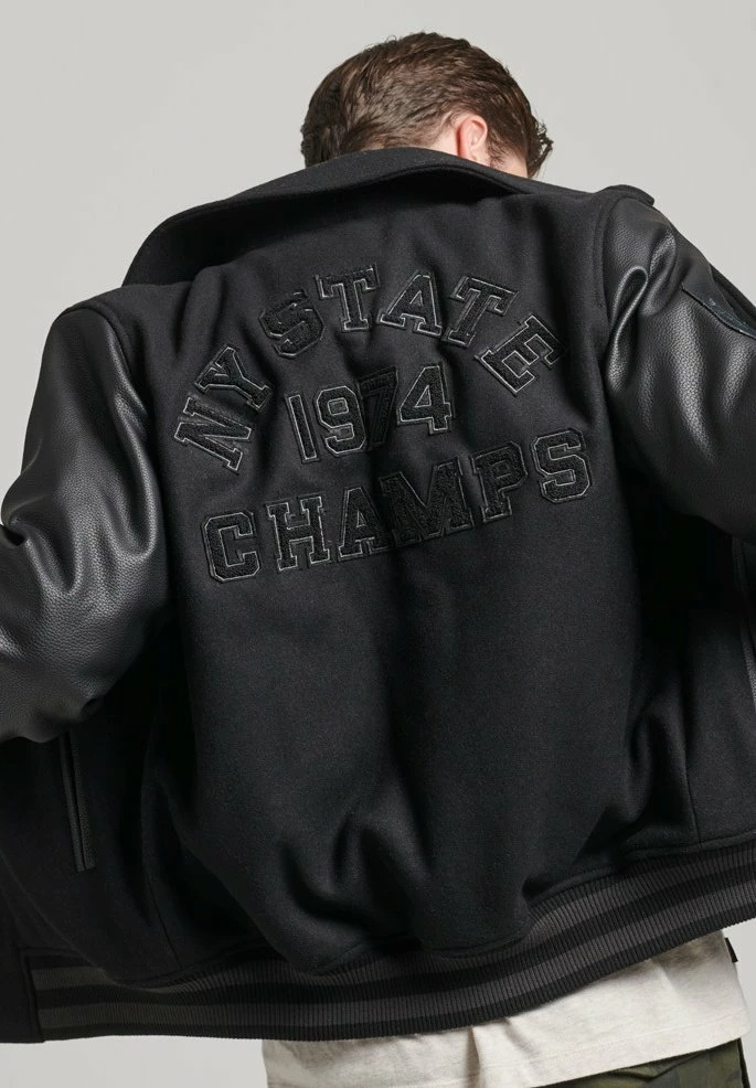 Superdry COLLEGE VARSITY PATCH - Bomber Jacket - Jet Black 1 Superdry COLLEGE VARSITY PATCH - Bomber Jacket - Jet Black