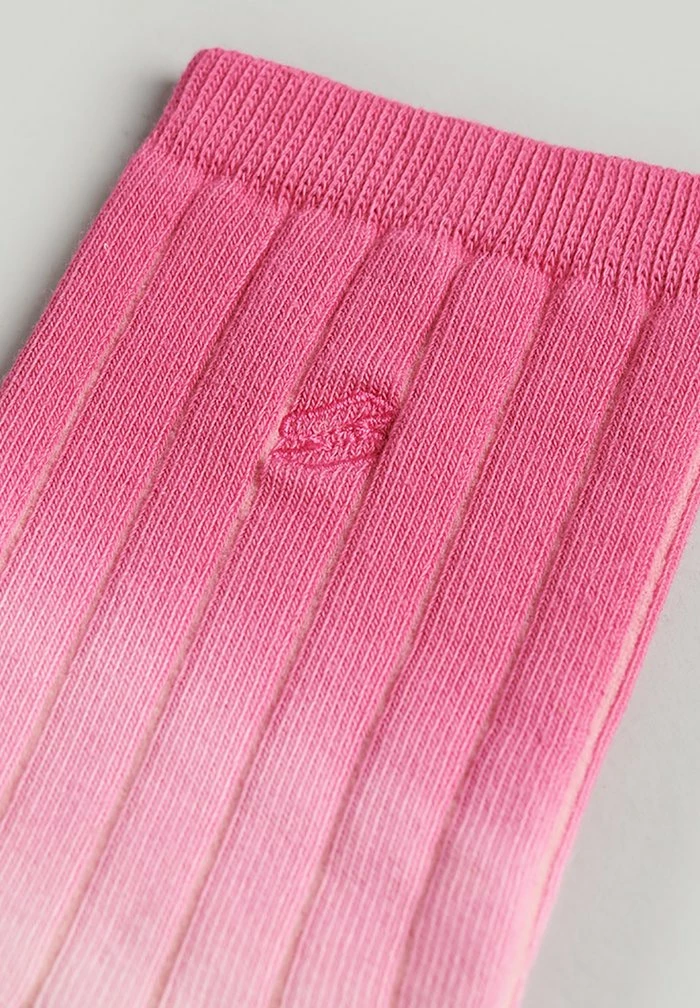 Superdry CODE LOGO DIP DYE - Socks - Hot Pink Pale Pink 2 Superdry CODE LOGO DIP DYE - Socks - Hot Pink Pale Pink - Image 2