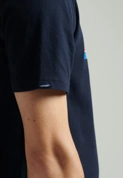Superdry VINTAGE TRADE TAB - Print T-shirt - Nautical Navy 7 Superdry VINTAGE TRADE TAB - Print T-shirt - Nautical Navy -Superdry Shop 540d40b844ba41dbbb0ca4f56c7ca27b