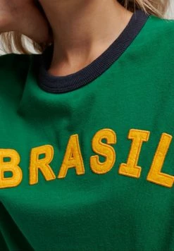 Superdry RINGSPUN FOOTBALL BRAZIL - Print T-shirt - Bowling Green 9 Superdry RINGSPUN FOOTBALL BRAZIL - Print T-shirt - Bowling Green -Superdry Shop 6b0923c17d3d4a8d9d72d6936c3ba3c4