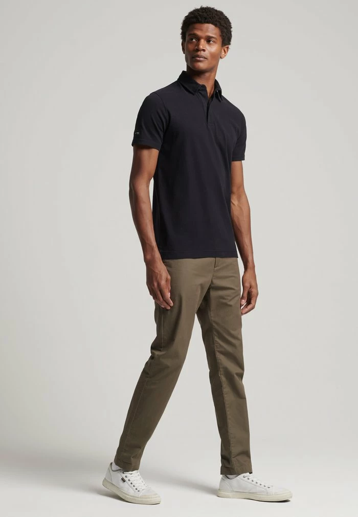 Superdry STUDIOS - Polo Shirt - Black 2 Superdry STUDIOS - Polo Shirt - Black - Image 2