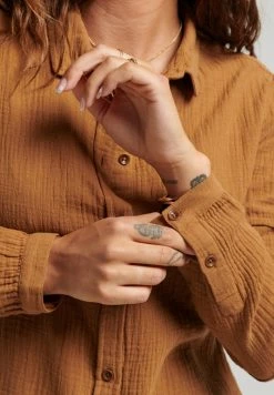 Superdry PENNY - Button-down Blouse - Denim Co Tobacco 8 Superdry PENNY - Button-down Blouse - Denim Co Tobacco -Superdry Shop 6e3930a33b164796a1114a4c60f60d14
