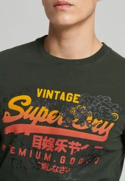Superdry VINTAGE LOGO NARRATIVE - Long Sleeved Top - Surplus Goods Olive 7 Superdry VINTAGE LOGO NARRATIVE - Long Sleeved Top - Surplus Goods Olive -Superdry Shop 6e4d716e27ef47c6b8f0bb55fd827f73