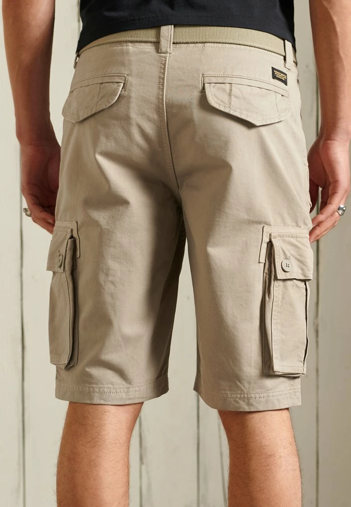 Superdry CORE HEAVY - Shorts - Stone 2 Superdry CORE HEAVY - Shorts - Stone - Image 2
