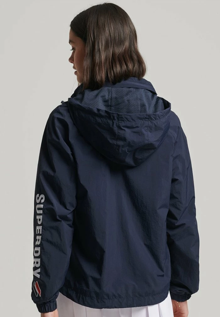 Superdry CODE ESSENTIAL GRAPHIC OVERHEAD - Windbreaker - Deep Navy 2 Superdry CODE ESSENTIAL GRAPHIC OVERHEAD - Windbreaker - Deep Navy - Image 2