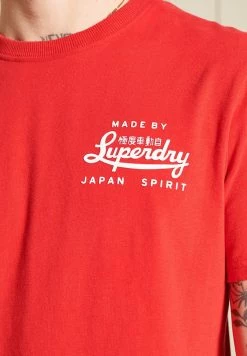 Superdry SCRIPT STYLE COL - Print T-shirt - Rouge Red -Superdry Shop 75c49356ef8b487fbd74b6641f90165b