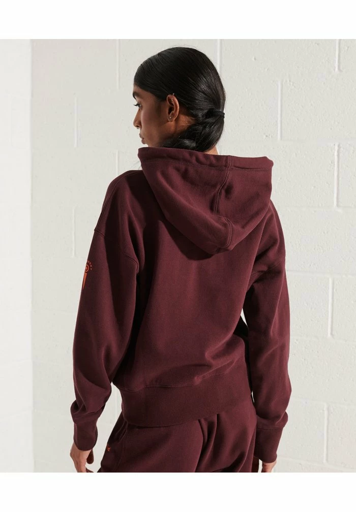 Superdry COLLEGE GRAPHIC ZIP HOODIE - Zip-up Sweatshirt - Rich Deep Burgundy 2 Superdry COLLEGE GRAPHIC ZIP HOODIE - Zip-up Sweatshirt - Rich Deep Burgundy - Image 2