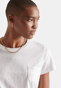 Superdry STUDIOS - Basic T-shirt - White -Superdry Shop 78d475ee35a146a6aac5138136289ae8