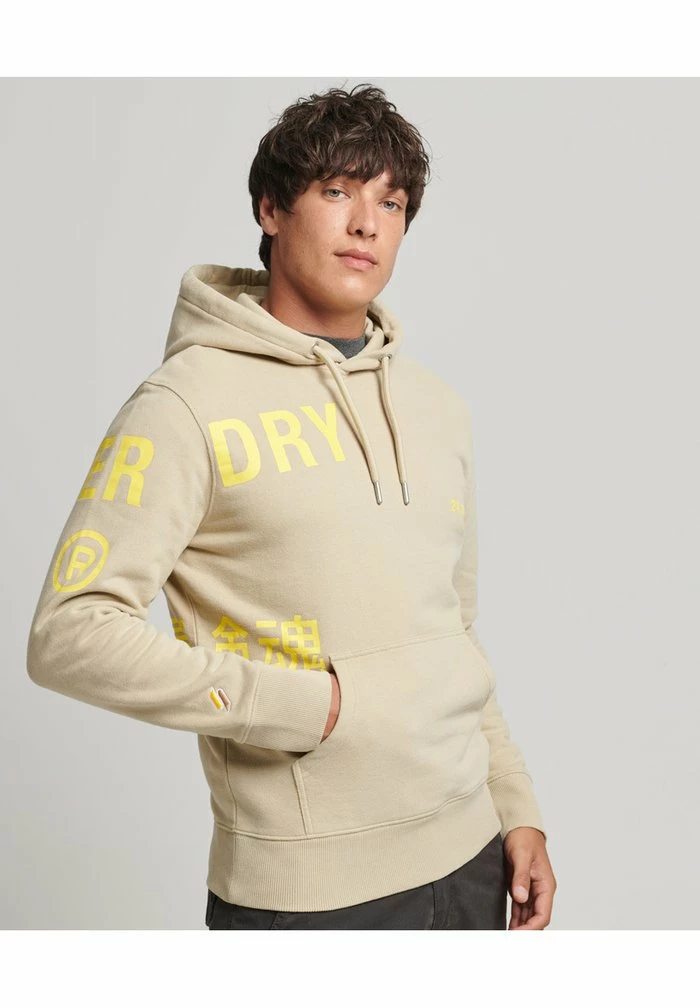 Superdry STACKED LOGO PRINT - Hoodie - Explorer Sand 1 Superdry STACKED LOGO PRINT - Hoodie - Explorer Sand