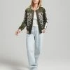 Superdry SUIKAJAN EMBROIDERED - Bomber Jacket - Dark Grey Green