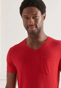 Superdry POCKET V-NECK - Basic T-shirt - Rouge Red -Superdry Shop 877af68559c94d5ca39dab6ca73fa2d4