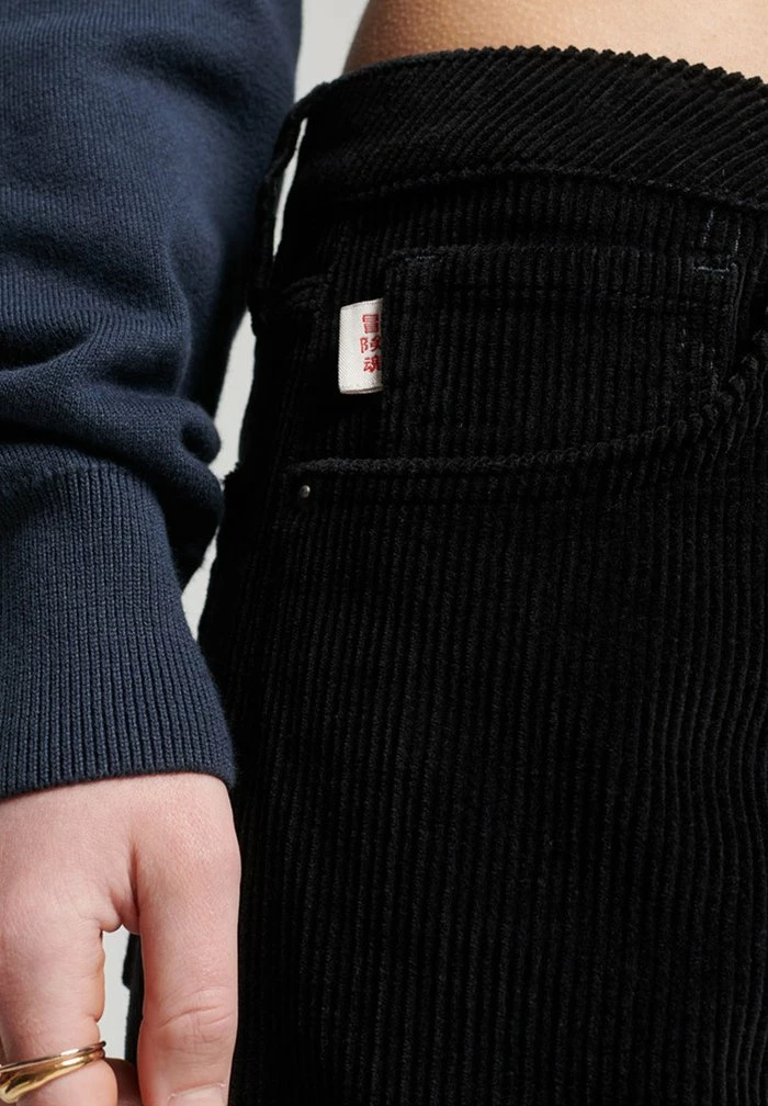 Superdry VINTAGE BAGGY CORD - Trousers - Washed Black 4 Superdry VINTAGE BAGGY CORD - Trousers - Washed Black - Image 4