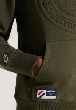 Superdry EXPEDITION EMBOSSED - Hoodie - Surplus Goods Olive -Superdry Shop 8eb2fddf537c4961a9e5291dad920b68