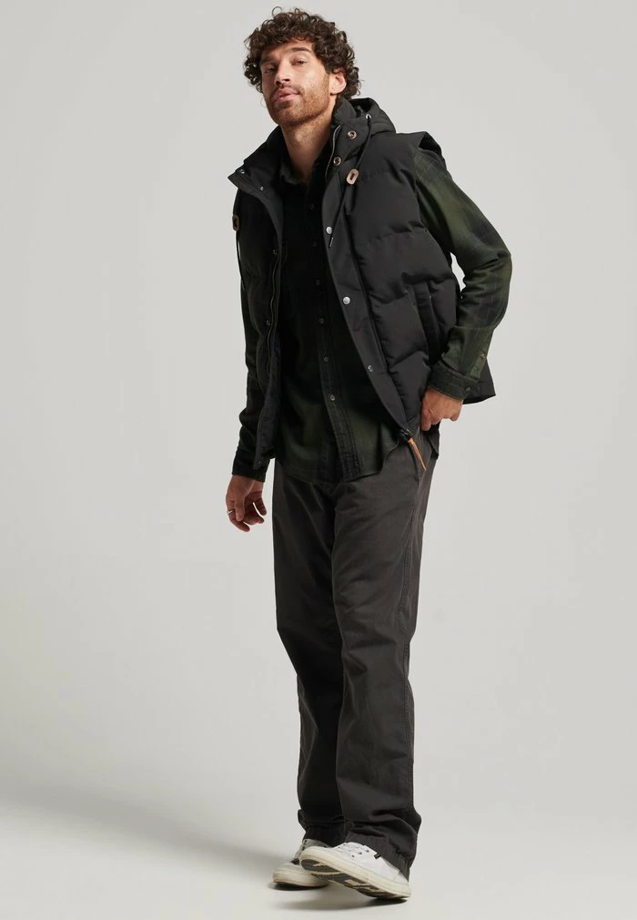 Superdry HOODED EVEREST GILET - Waistcoat - Black 2 Superdry HOODED EVEREST GILET - Waistcoat - Black - Image 2