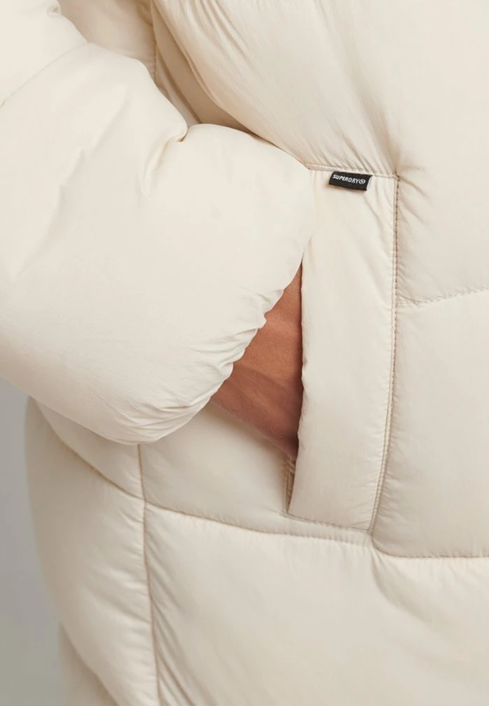 Superdry COCOON LONGLINE PUFFER - Winter Coat - Rainy Day 5 Superdry COCOON LONGLINE PUFFER - Winter Coat - Rainy Day - Image 5