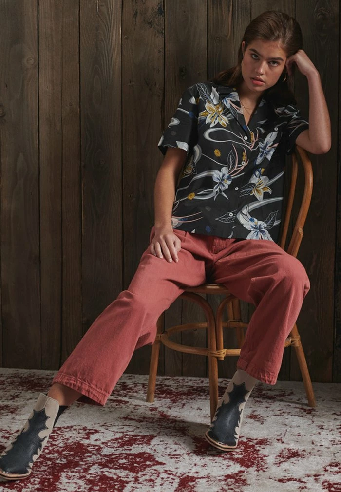 Superdry HAWAIIAN - Button-down Blouse - Black Hawaiian 1 Superdry HAWAIIAN - Button-down Blouse - Black Hawaiian