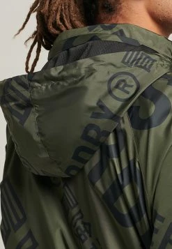 Superdry CODE ESSENTIAL GRAPHIC OVERHEAD - Waterproof Jacket - Dark Moss Aop -Superdry Shop 9b20e6c1d632447aa8956bb26039554d