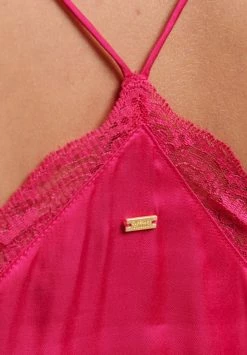 Superdry STUDIOS - Top - Hot Pink -Superdry Shop 9d8edc816c194f50a63e90d7f58de14a