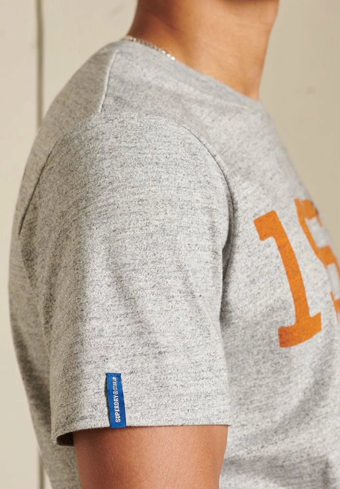 Superdry VINTAGE LOGO AMERICAN CLASSIC - Print T-shirt - Athletic Grey Marl 4 Superdry VINTAGE LOGO AMERICAN CLASSIC - Print T-shirt - Athletic Grey Marl - Image 4
