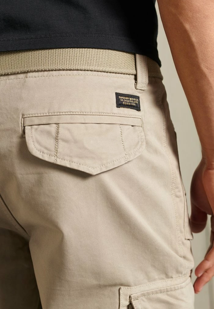 Superdry CORE HEAVY - Shorts - Stone 3 Superdry CORE HEAVY - Shorts - Stone - Image 3