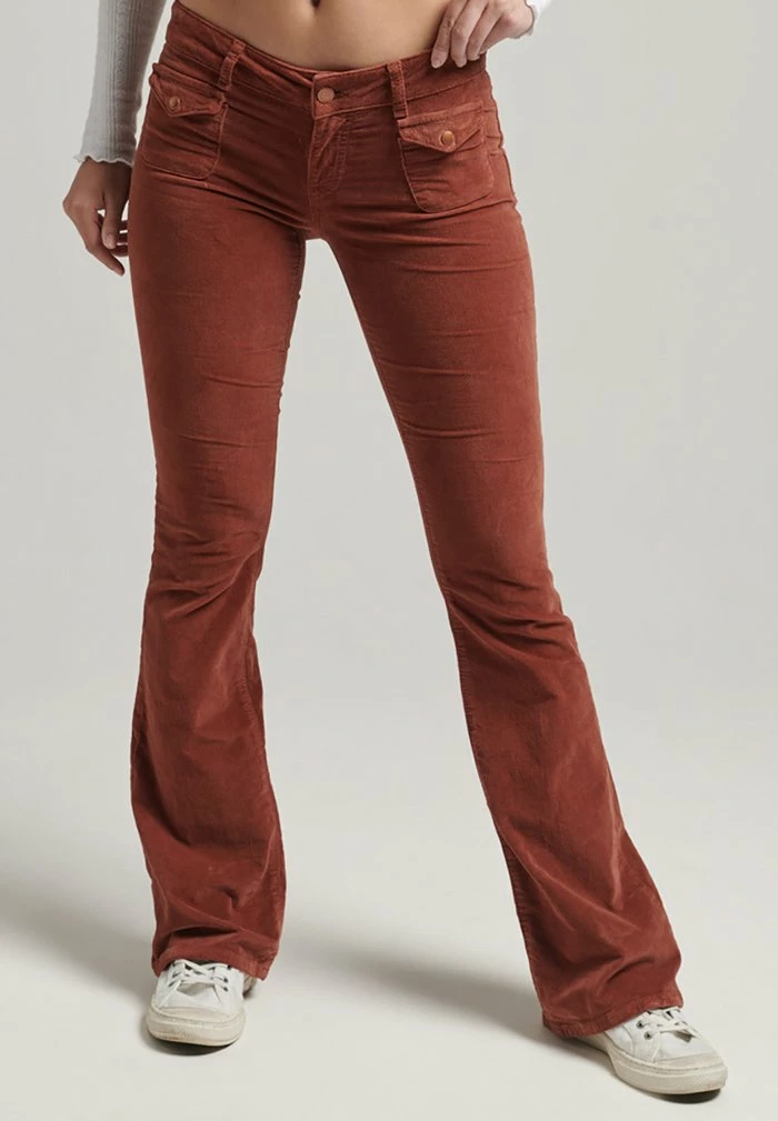 Superdry LOW RISE - Bootcut Jeans - Caramel Café 1 Superdry LOW RISE - Bootcut Jeans - Caramel Café