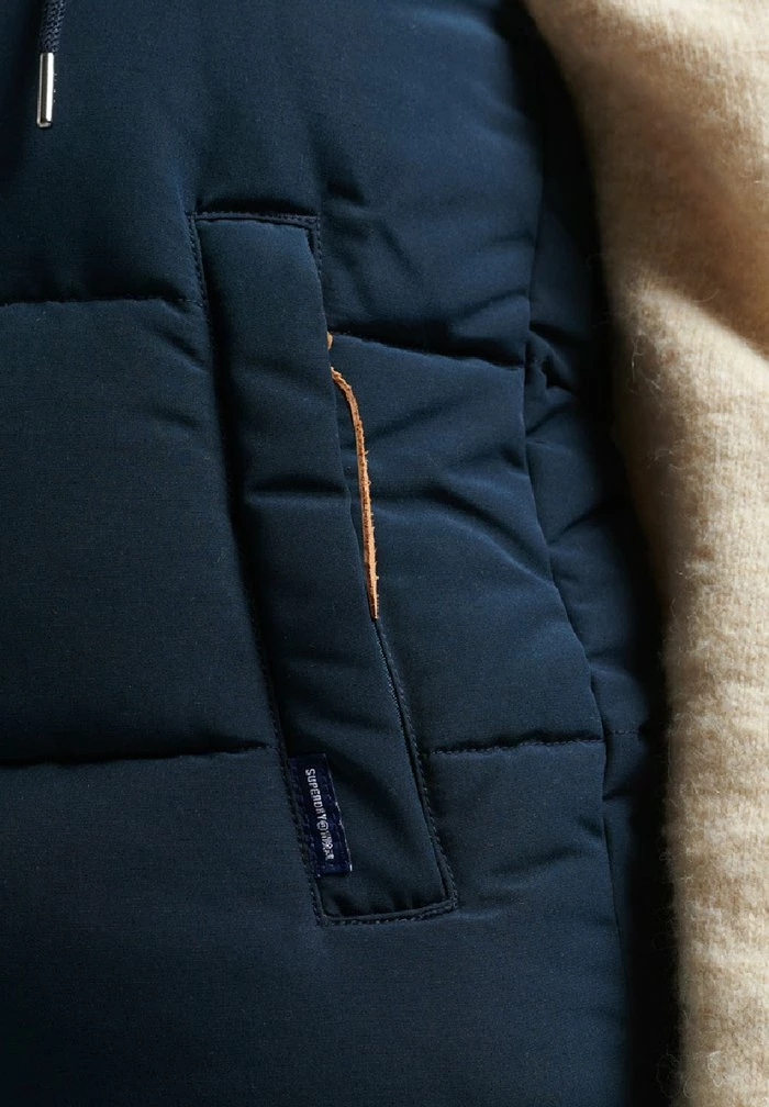 Superdry EVEREST - Waistcoat - Eclipse Navy 4 Superdry EVEREST - Waistcoat - Eclipse Navy - Image 4